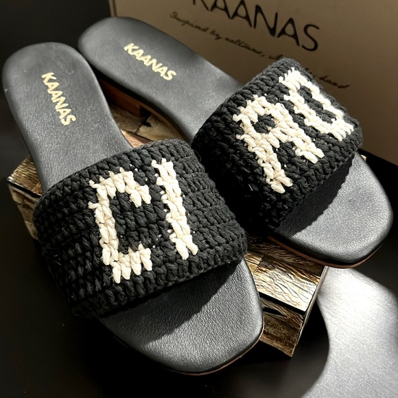 NWT KAANAS Serin Slide Sandals - Black - Size 5 - Picture 6 of 13